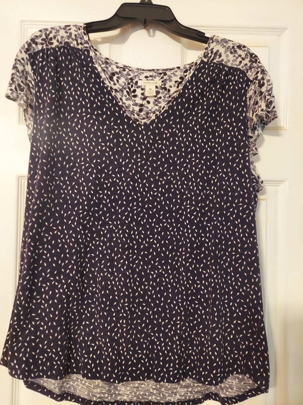 Mixed-Print V-Neck Women’s Top - Navy/White